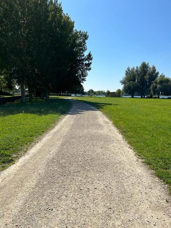 L'Oree Des Lacs, Maison De Village Tout Confort Radonvilliers Buitenkant foto